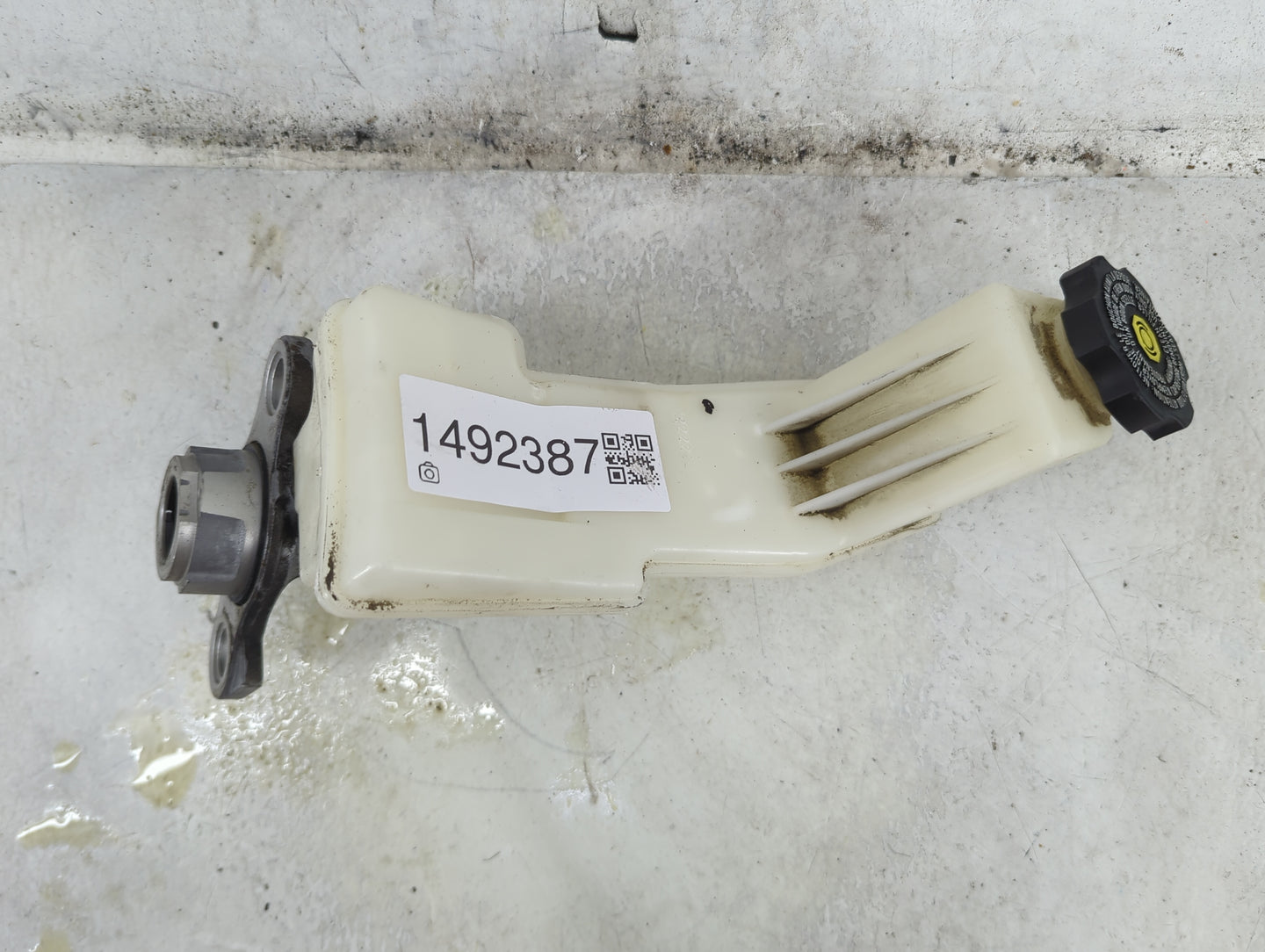 2018-2022 Chevrolet Traverse Brake Master Cylinder 1492387 - Oemusedautoparts1.com