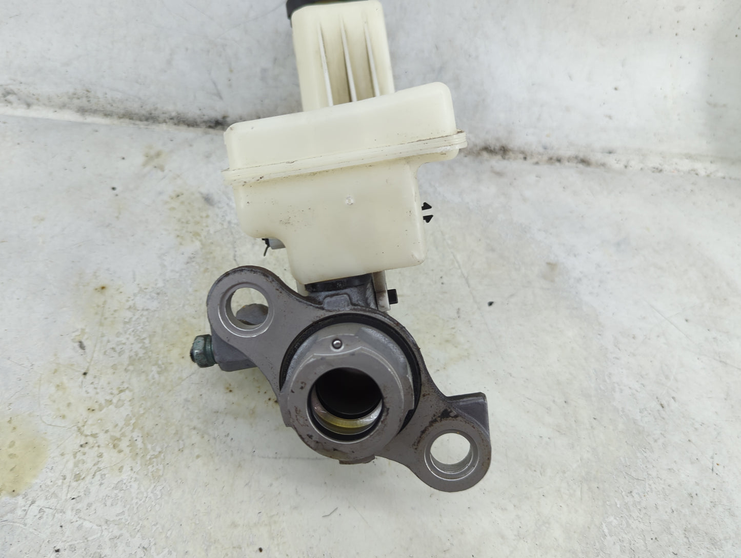 2018-2022 Chevrolet Traverse Brake Master Cylinder 1492387 - Oemusedautoparts1.com