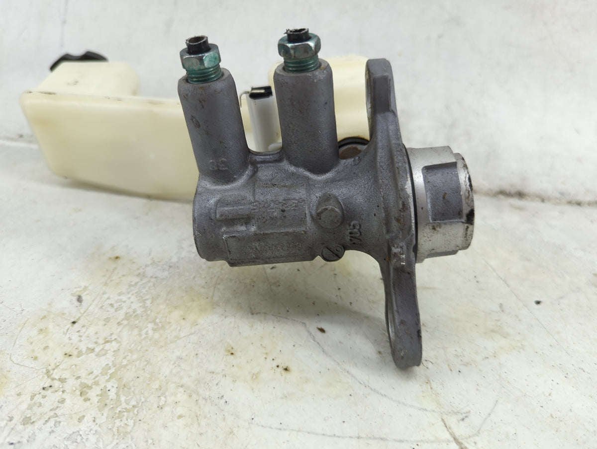 2018-2022 Chevrolet Traverse Brake Master Cylinder 1492387 - Oemusedautoparts1.com