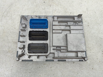 compare product 2023 Chevrolet Travrs PCM Engine Control Computer ECU ECM PCU OEM P/N:12726394 12725663 Fits OEM Used Auto Parts