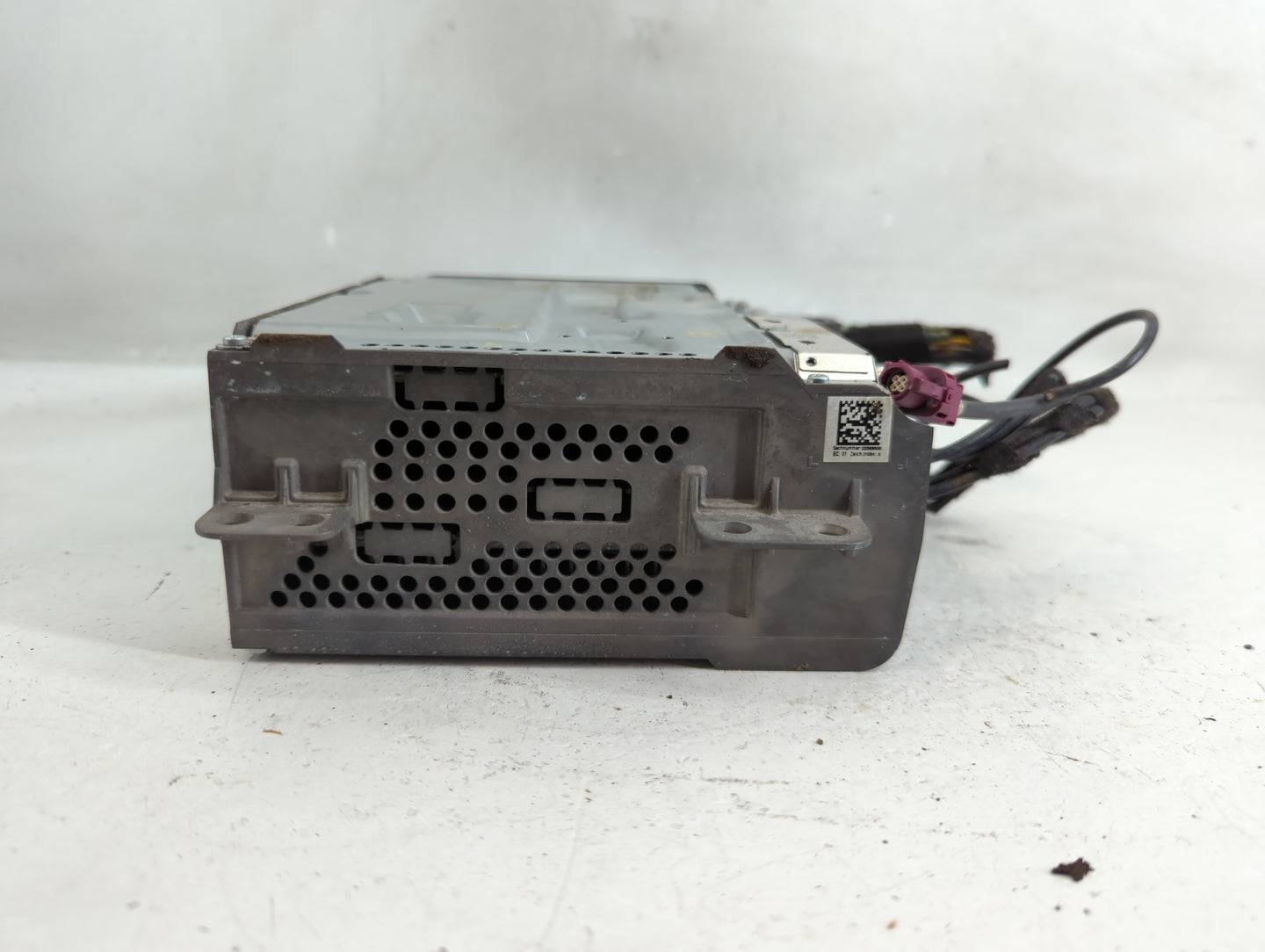 2023 Chrysler E Class Radio AM FM Cd Player Receiver Replacement P/N:A 296 900 17 05 Fits OEM Used Auto Parts - Oemusedautop
