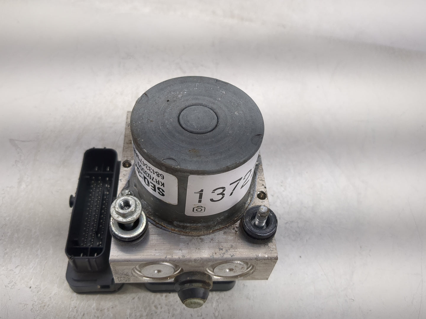 2020-2022 Chrysler Pacifica ABS Pump Control Module Replacement P/N:68433479AB Fits Fits 2020 2021 2022 OEM Used Auto Parts 