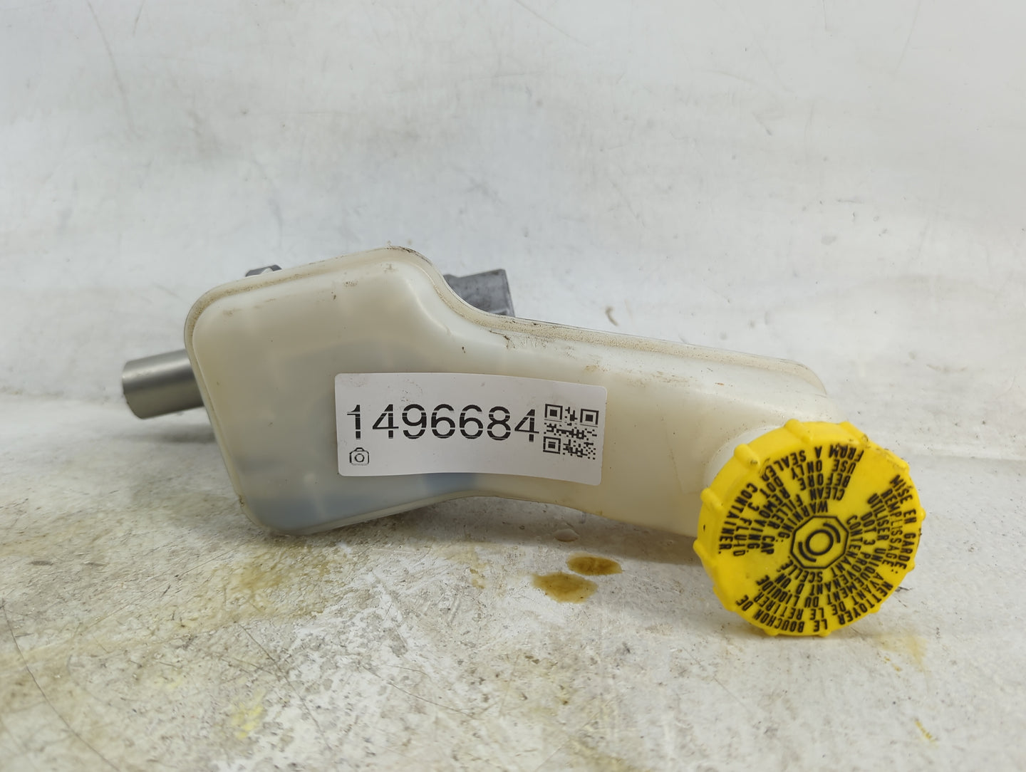 2017-2022 Chrysler Pacifica Brake Master Cylinder 1496684 - Oemusedautoparts1.com