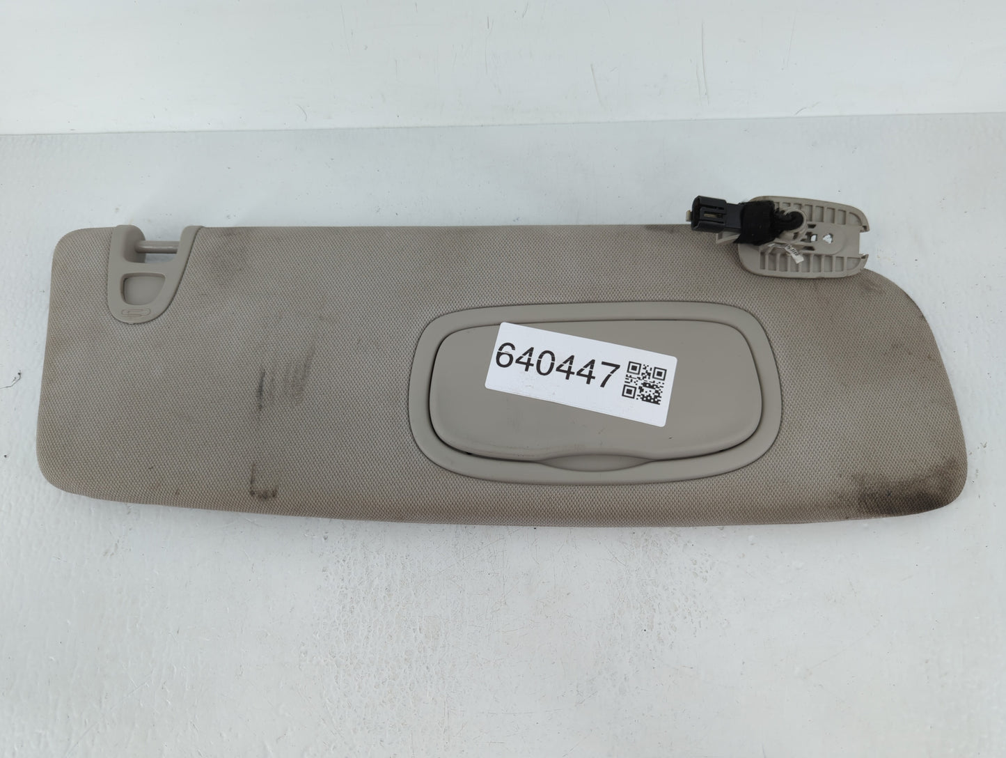 2023 Chrysler Pacifica Sun Visor Shade Replacement Passenger Right Mirror Fits OEM Used Auto Parts - Oemusedautoparts1.com