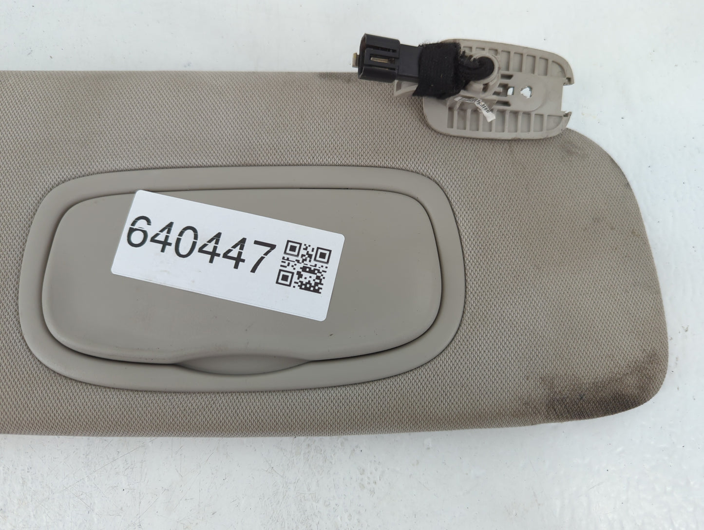 2023 Chrysler Pacifica Sun Visor Shade Replacement Passenger Right Mirror Fits OEM Used Auto Parts - Oemusedautoparts1.com