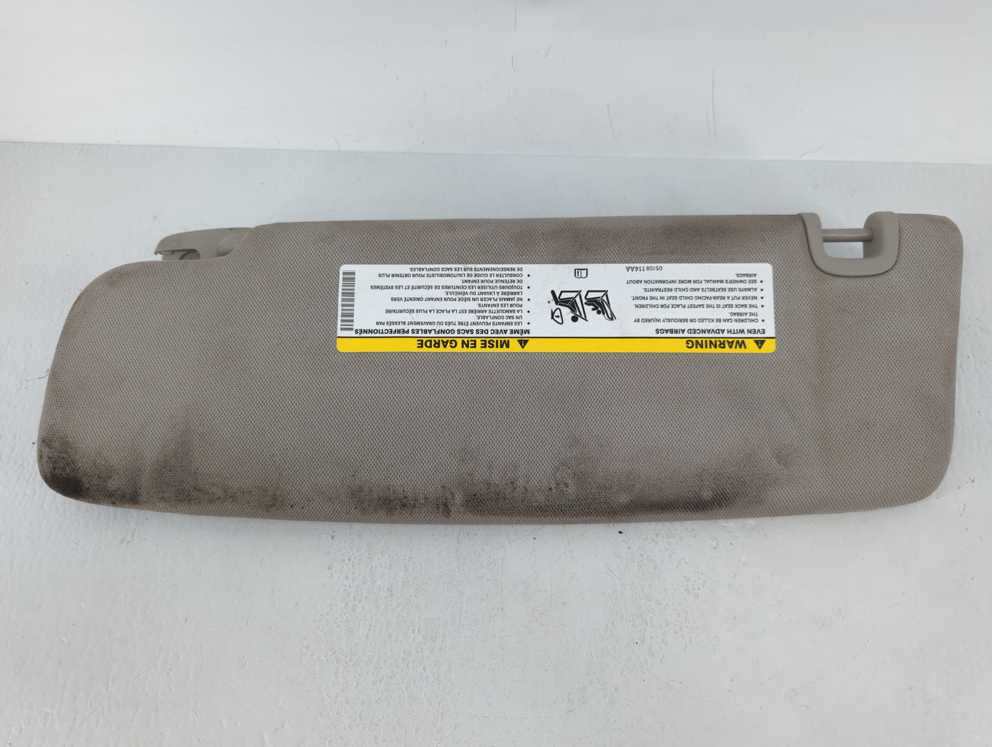 2023 Chrysler Pacifica Sun Visor Shade Replacement Passenger Right Mirror Fits OEM Used Auto Parts - Oemusedautoparts1.com