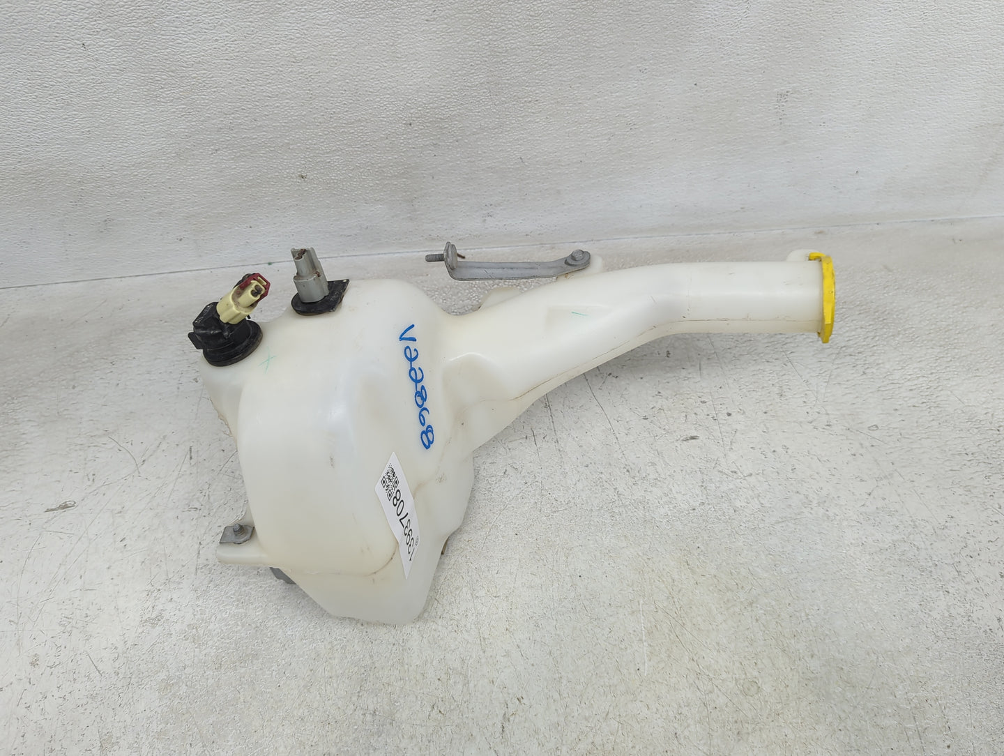 2011 Dodge Challenger Radiator Coolant Overflow Expansion Tank Bottle 1393708 - Oemusedautoparts1.com