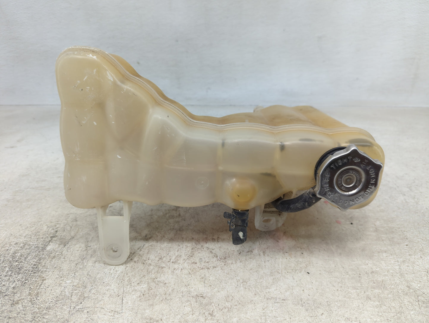 2011 Dodge Challenger Radiator Coolant Overflow Expansion Tank Bottle 1409527 - Oemusedautoparts1.com