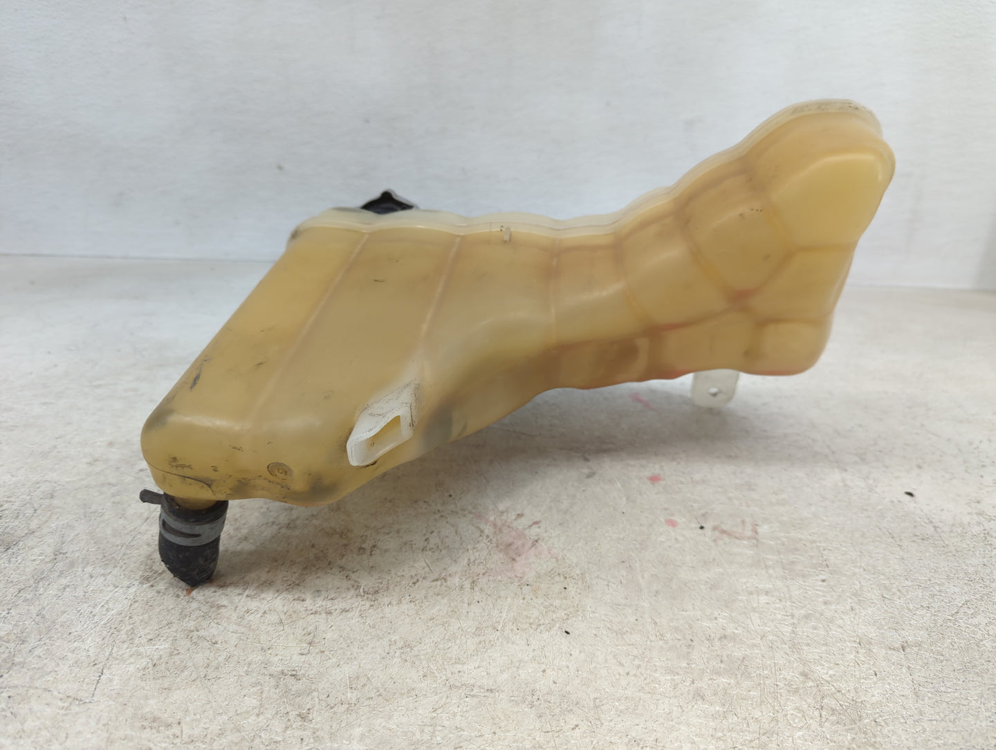 2011 Dodge Challenger Radiator Coolant Overflow Expansion Tank Bottle 1409527 - Oemusedautoparts1.com