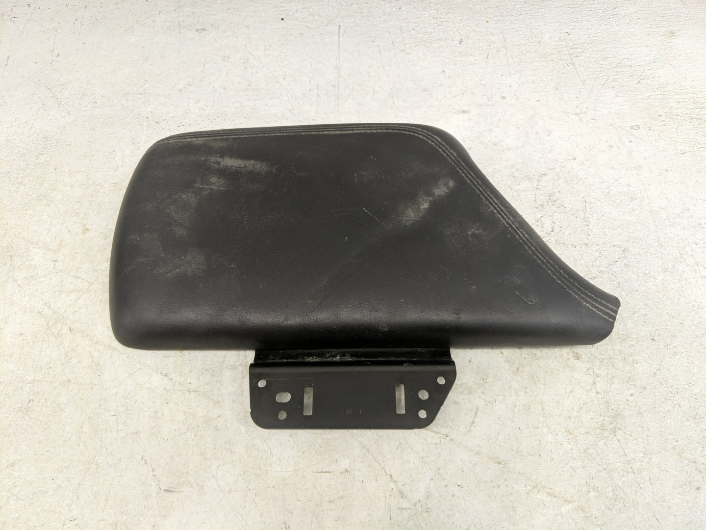 2023 Dodge Challenger Center Console Armrest Cover Lid P/N:5LE49LA8AG Fits OEM Used Auto Parts - Oemusedautoparts1.com