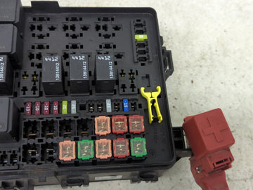 2021-2022 Dodge Challenger Fusebox Fuse Box Panel Relay Module P/N:P68600350AA T-AWH2722AD151 Fits Fits 2021 2022 OEM Used Auto Parts