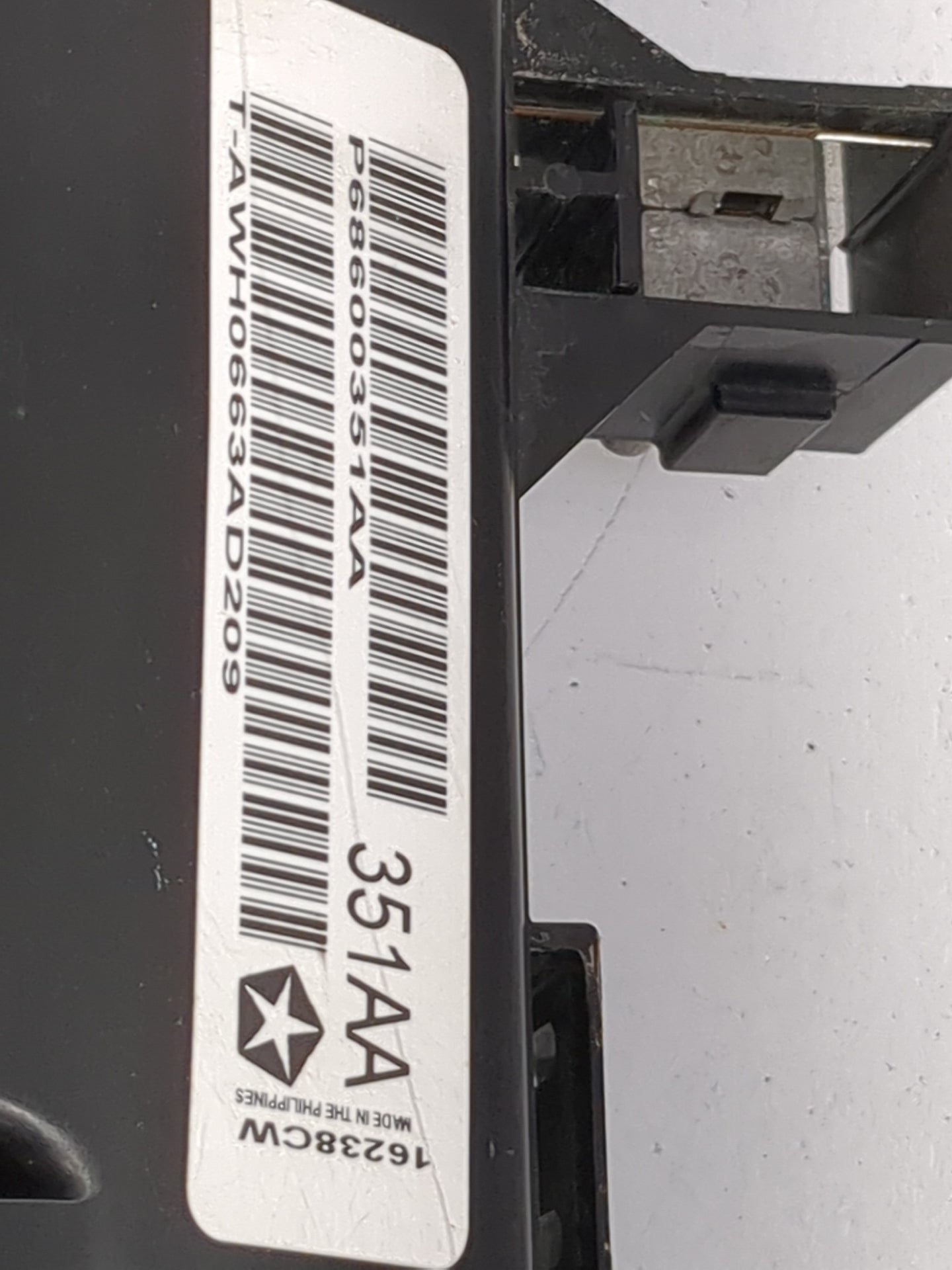 Dodge Challenger Fusebox Fuse Box Relay Module Tipm P68600351aa - Oemusedautoparts1.com