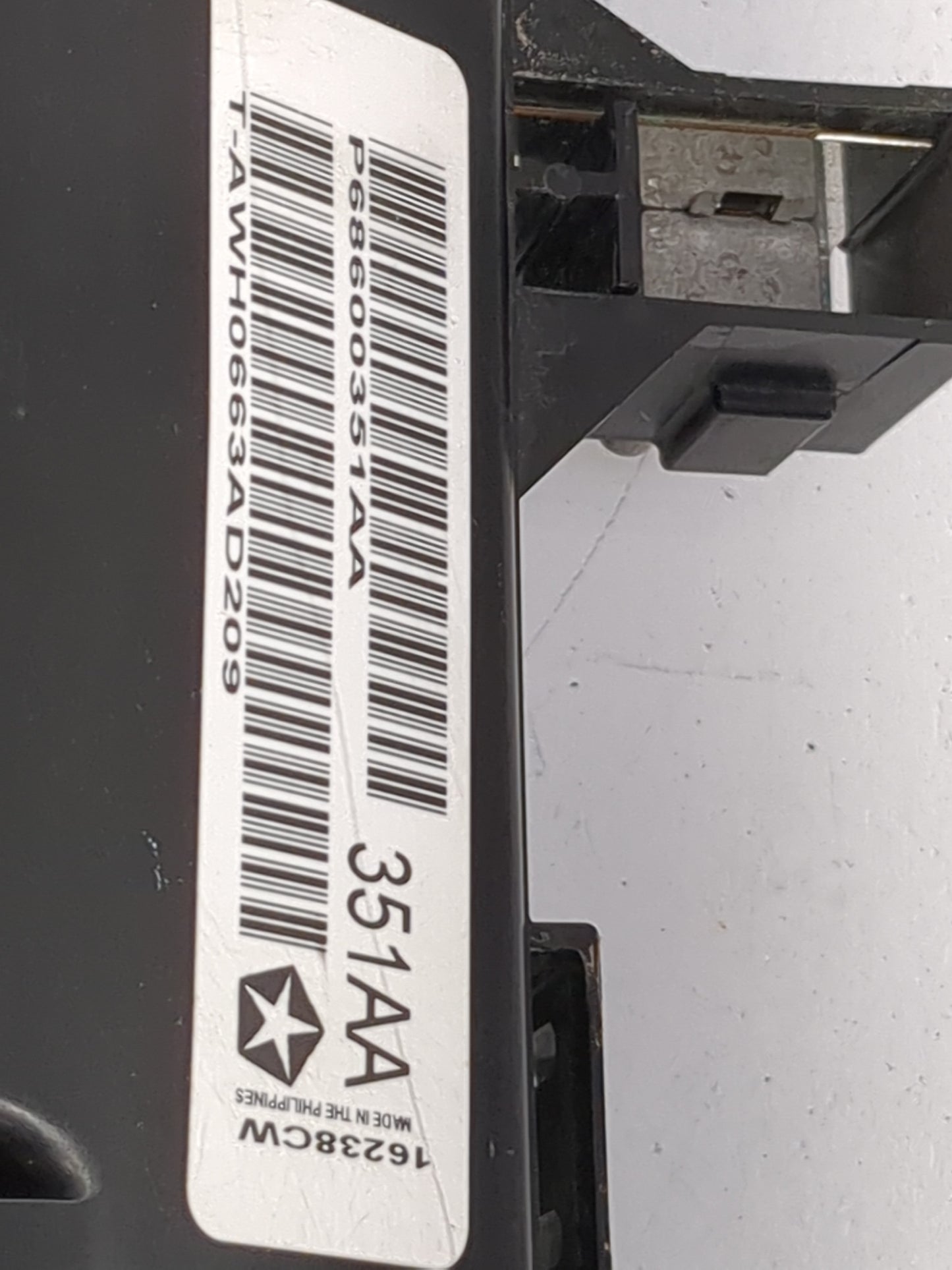 Dodge Challenger Fusebox Fuse Box Relay Module Tipm P68600351aa - Oemusedautoparts1.com