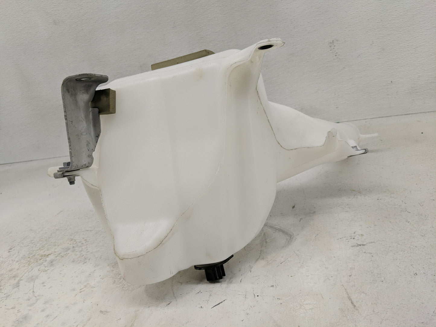 2011-2022 Dodge Charger Windshield Washer Fluid Reservoir Bottle Oem - Oemusedautoparts1.com