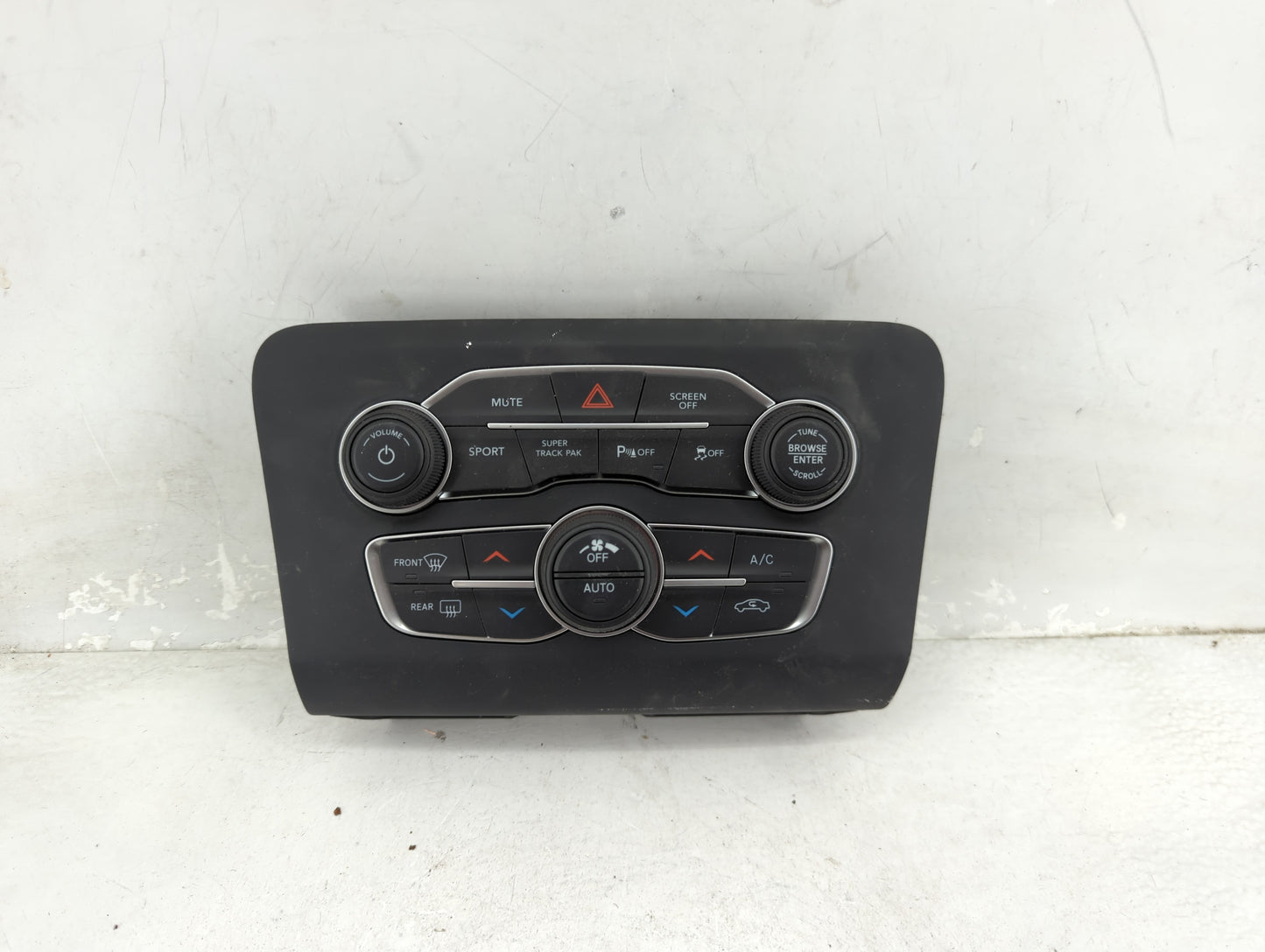 2023 Dodge Charger Climate Control Module Temperature AC/Heater Replacement P/N:P68293624AD Fits OEM Used Auto Parts - Oemus
