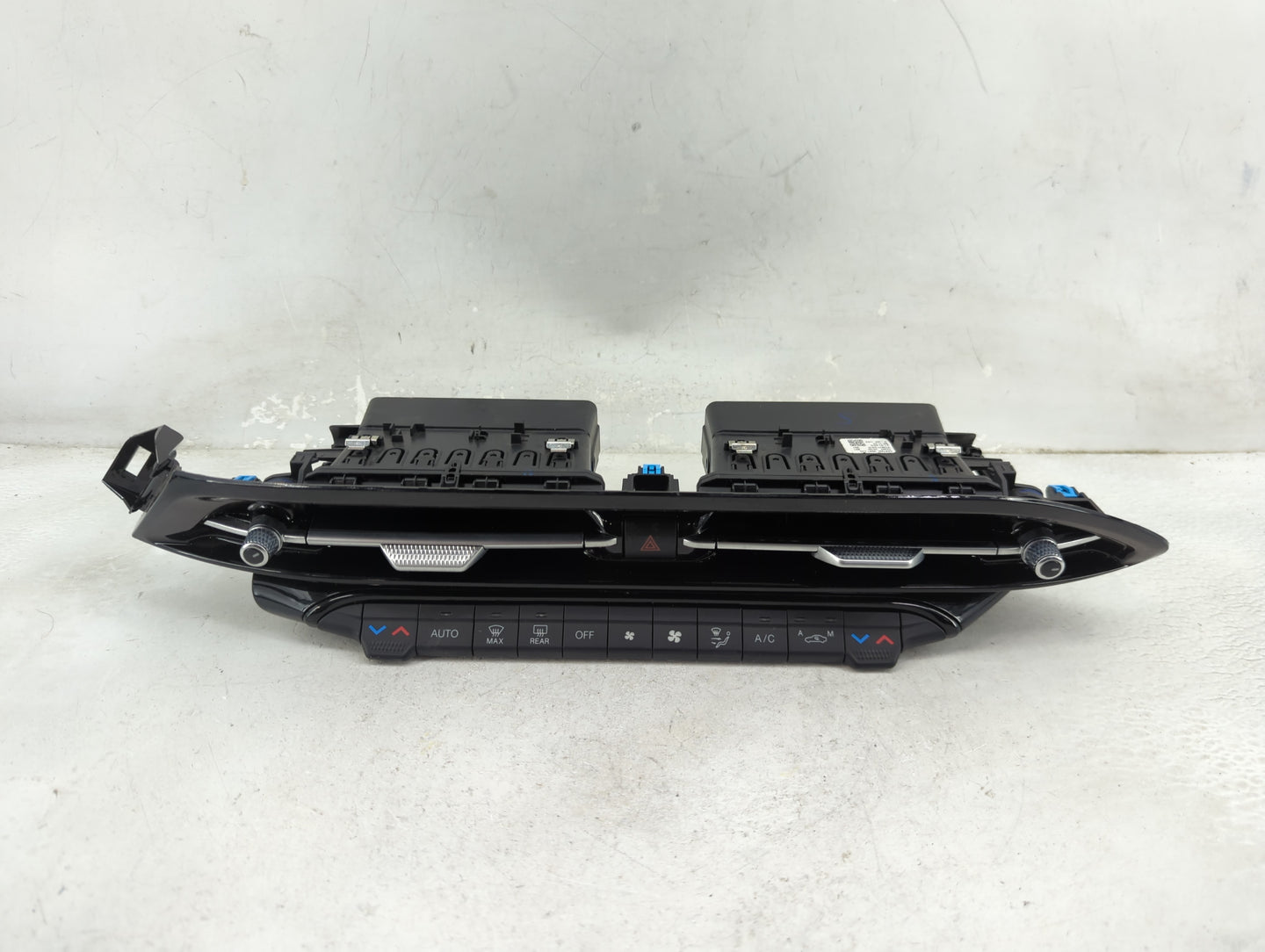 2023 Dodge Hornet Climate Control Module Temperature AC/Heater Replacement P/N:01561716810 Fits OEM Used Auto Parts - Oemuse