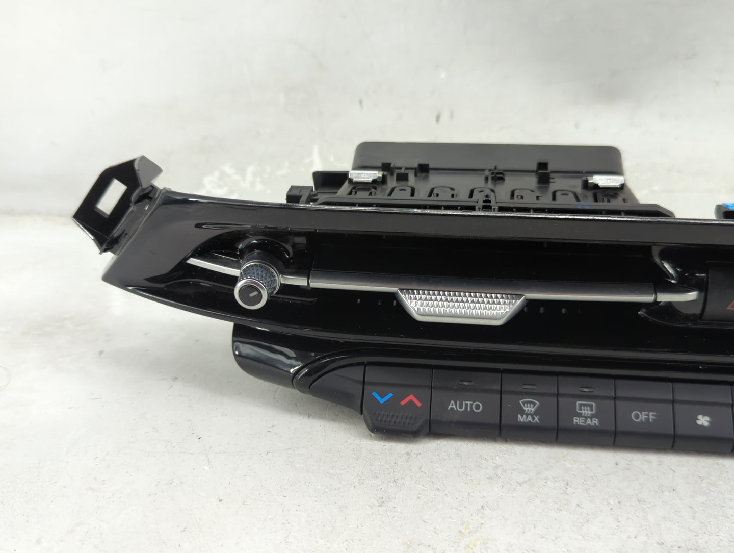 2023 Dodge Hornet Climate Control Module Temperature AC/Heater Replacement P/N:01561716810 Fits OEM Used Auto Parts - Oemuse