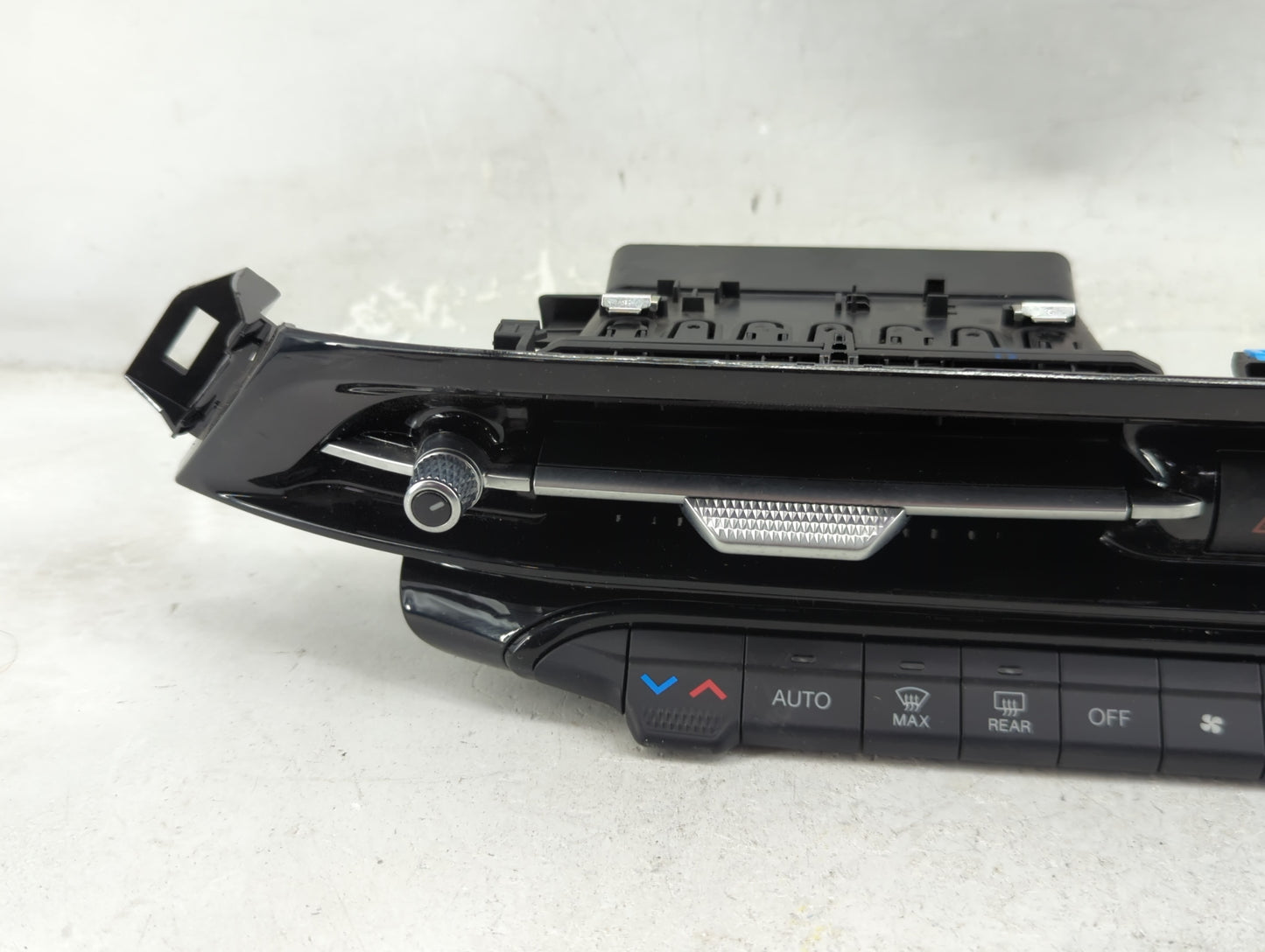 2023 Dodge Hornet Climate Control Module Temperature AC/Heater Replacement P/N:01561716810 Fits OEM Used Auto Parts - Oemuse