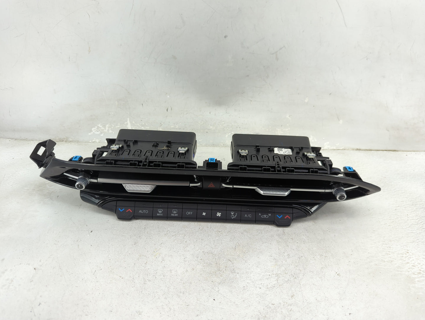 2023 Dodge Hornet Climate Control Module Temperature AC/Heater Replacement P/N:01561716810 Fits OEM Used Auto Parts - Oemuse