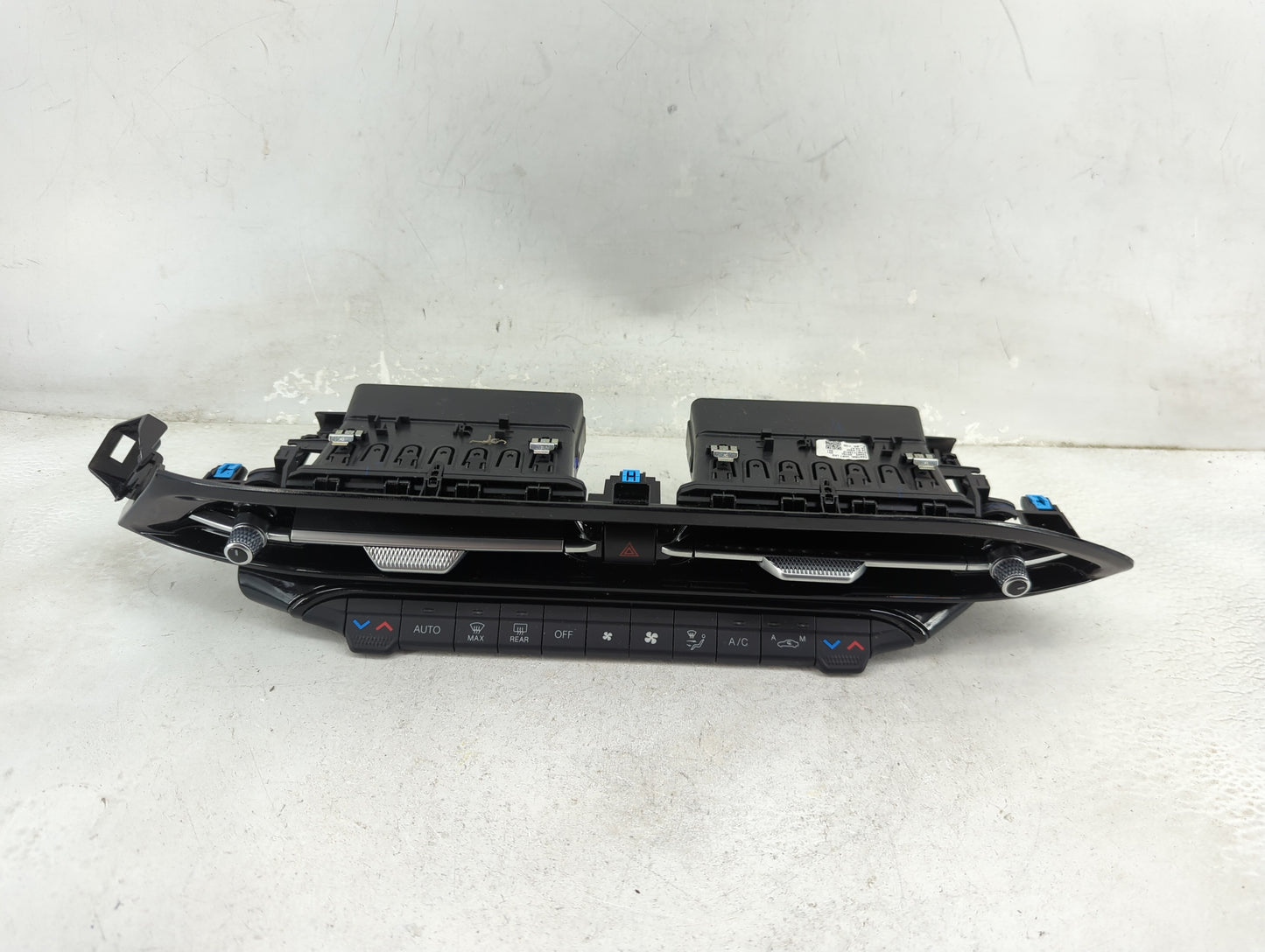 2023 Dodge Hornet Climate Control Module Temperature AC/Heater Replacement P/N:01561716810 Fits OEM Used Auto Parts - Oemuse