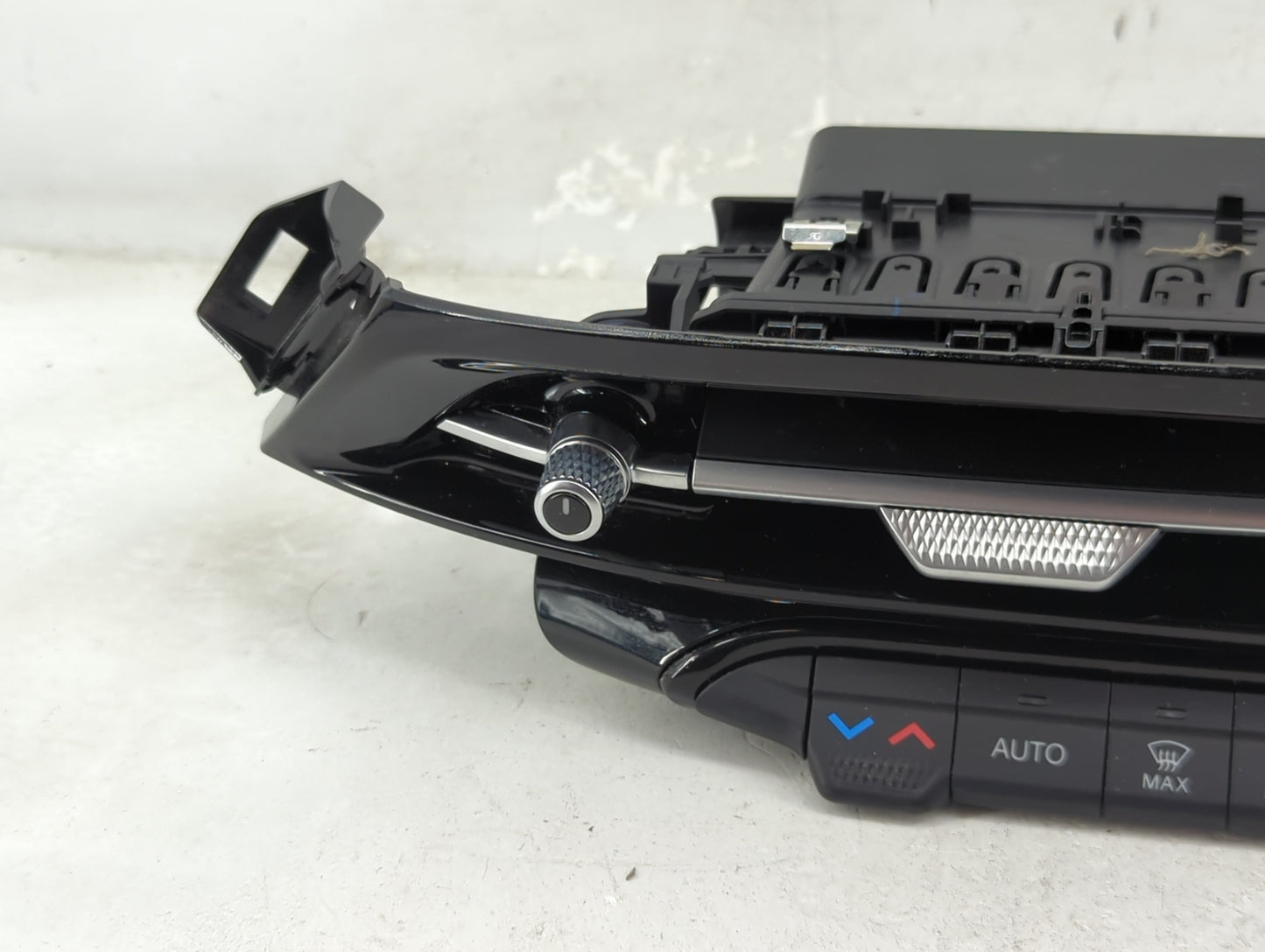 2023 Dodge Hornet Climate Control Module Temperature AC/Heater Replacement P/N:01561716810 Fits OEM Used Auto Parts - Oemuse