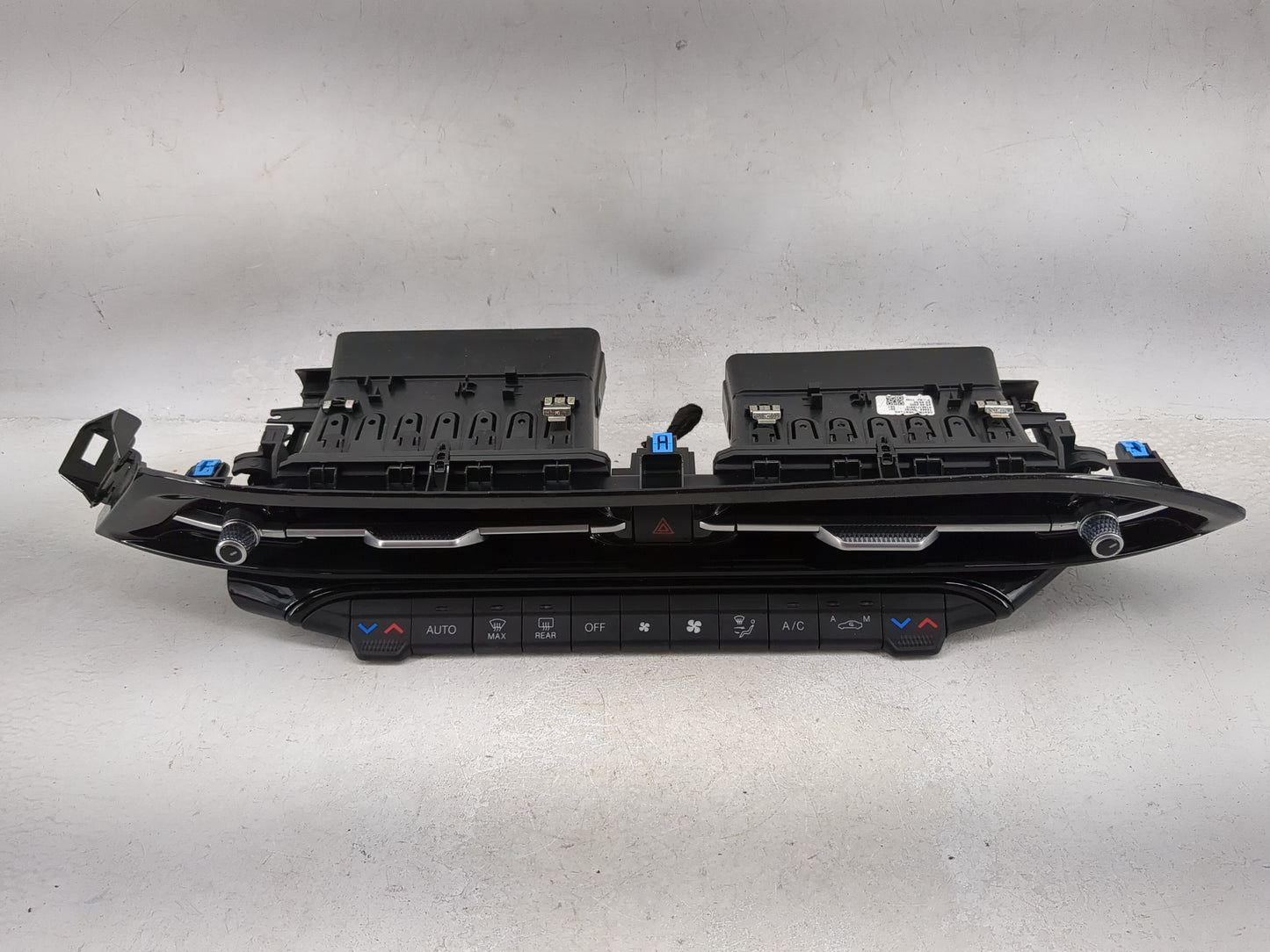 2023 Dodge Hornet Climate Control Module Temperature AC/Heater Replacement P/N:01561716810 Fits OEM Used Auto Parts - Oemuse