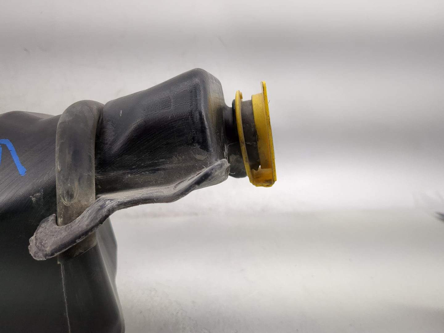 Dodge Ram 1500 Windshield Washer Fluid Reservoir Bottle Oem - Oemusedautoparts1.com