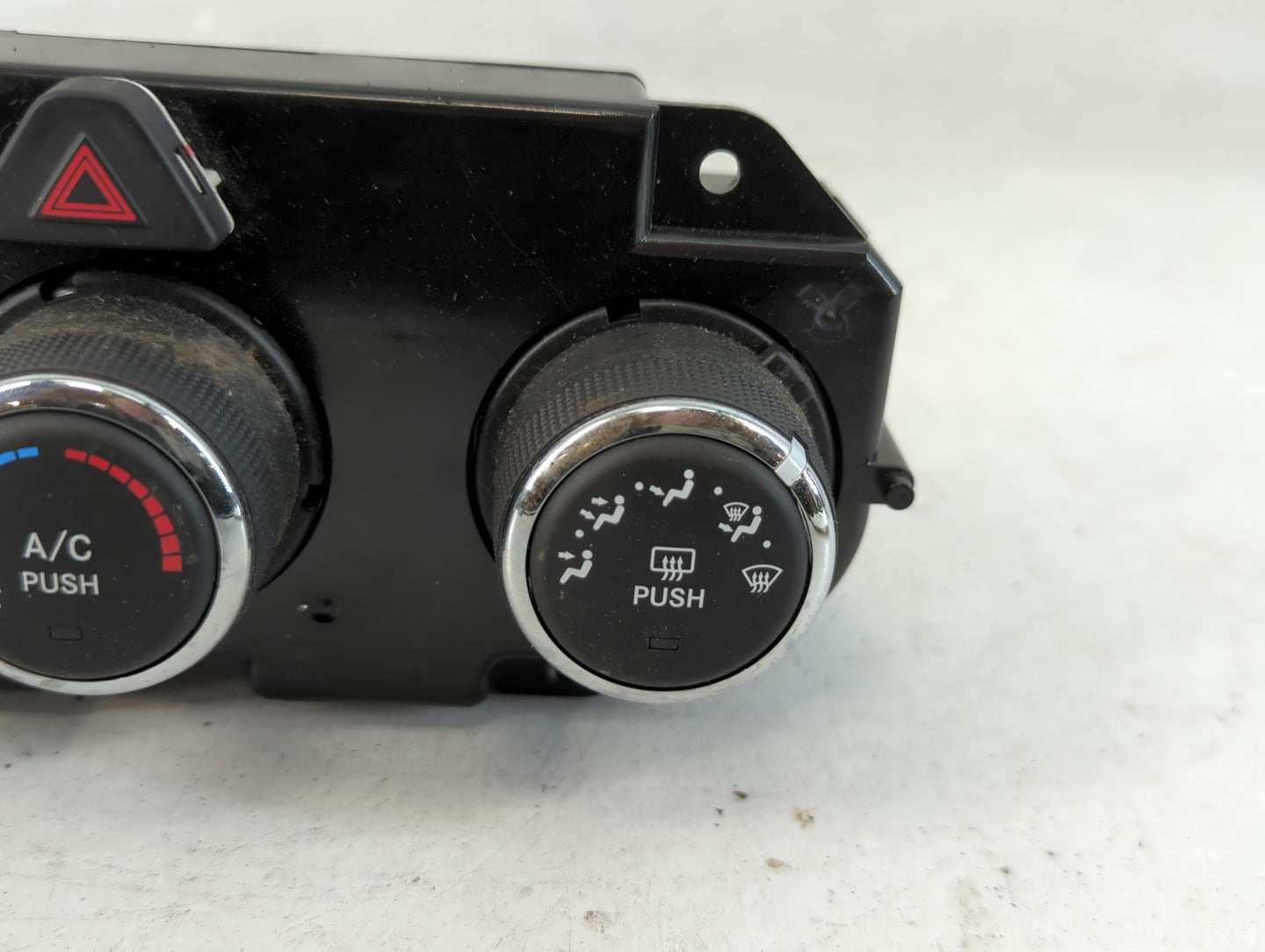 2023 Dodge Ram 1500 Climate Control Module Temperature AC/Heater Replacement P/N:P68268190AA Fits OEM Used Auto Parts - Oemu
