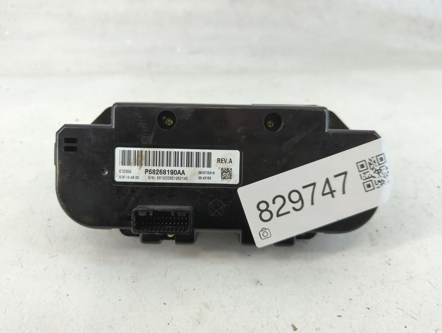 2023 Dodge Ram 1500 Climate Control Module Temperature AC/Heater Replacement P/N:P68268190AA Fits OEM Used Auto Parts - Oemu