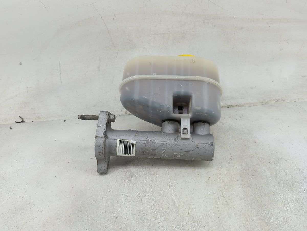 Dodge Ram 2500 Brake Master Cylinder 1490013 - Oemusedautoparts1.com