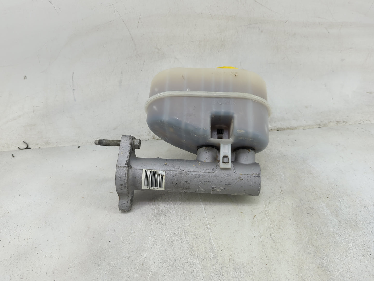 Dodge Ram 2500 Brake Master Cylinder 1490013 - Oemusedautoparts1.com