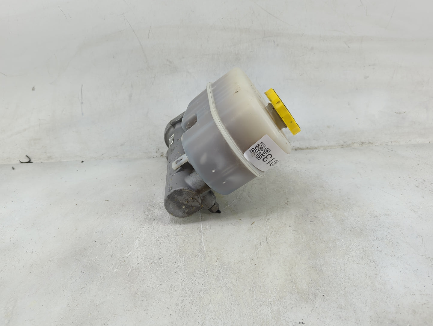 Dodge Ram 2500 Brake Master Cylinder 1490013 - Oemusedautoparts1.com