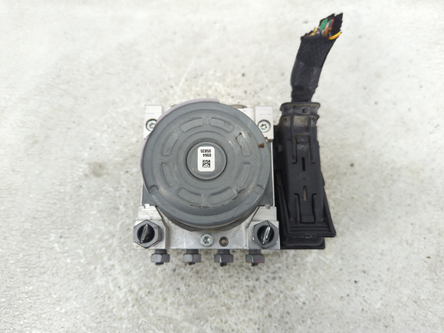 2019-2020 Ford Edge ABS Pump Control Module Replacement P/N:P2GC-2B373-BA Fits Fits 2019 2020 OEM Used Auto Parts - Oemuseda