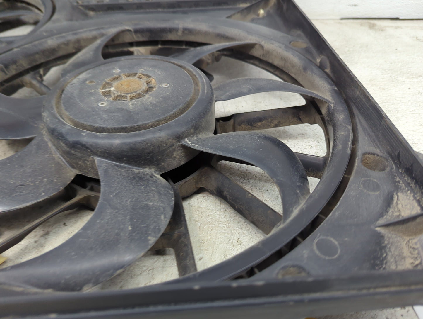 2015-2020 Ford Edge Left Radiator Fan Motor Assembly - Oemusedautoparts1.com
