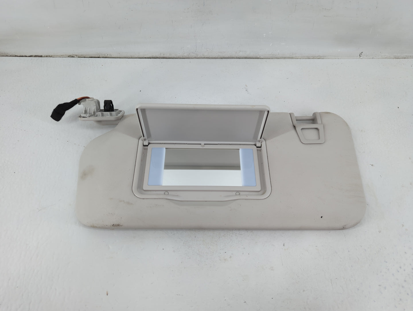 2021-2022 Ford Escape Sun Visor Shade Replacement Passenger Right Mirror Fits Fits 2021 2022 OEM Used Auto Parts - Oemusedau