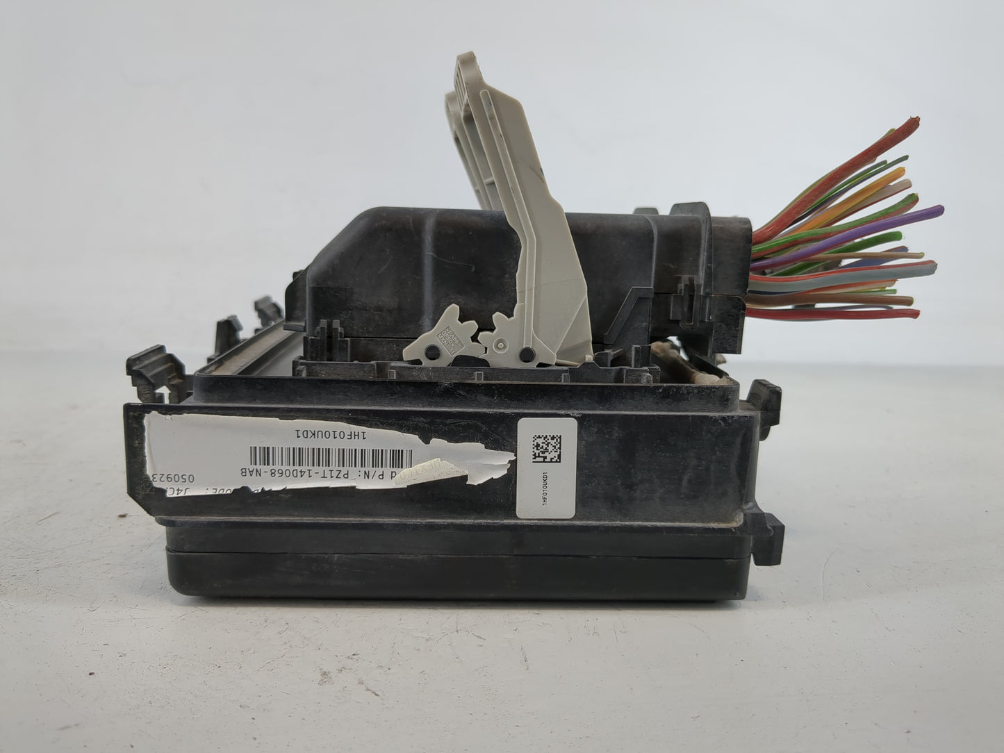 2023 Ford Escape Fusebox Fuse Box Panel Relay Module P/N:PZ1T-14D068-NAB Fits OEM Used Auto Parts - Oemusedautoparts1.com