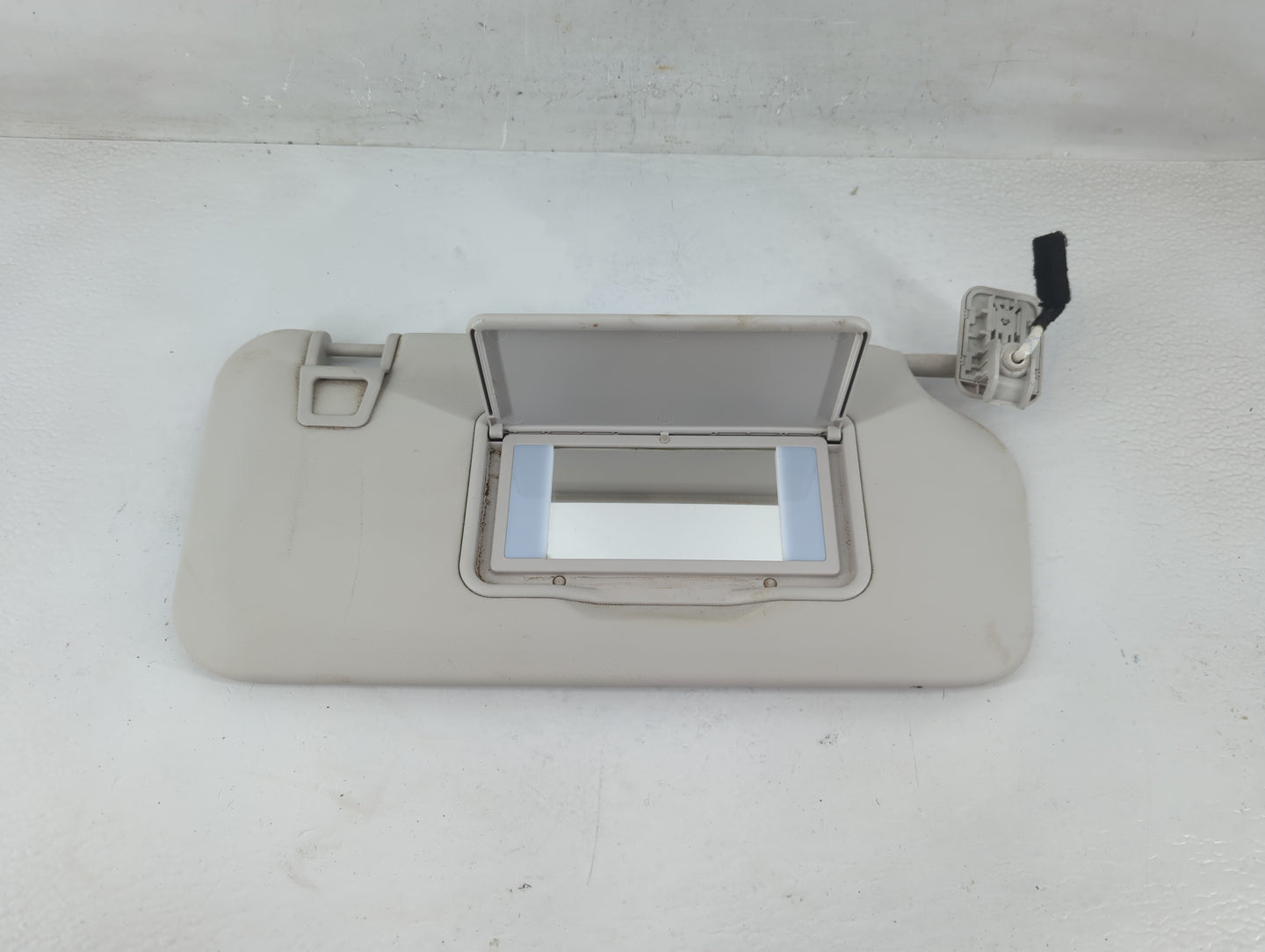 2021-2022 Ford Escape Sun Visor Shade Replacement Passenger Right Mirror Fits Fits 2021 2022 OEM Used Auto Parts - Oemusedau