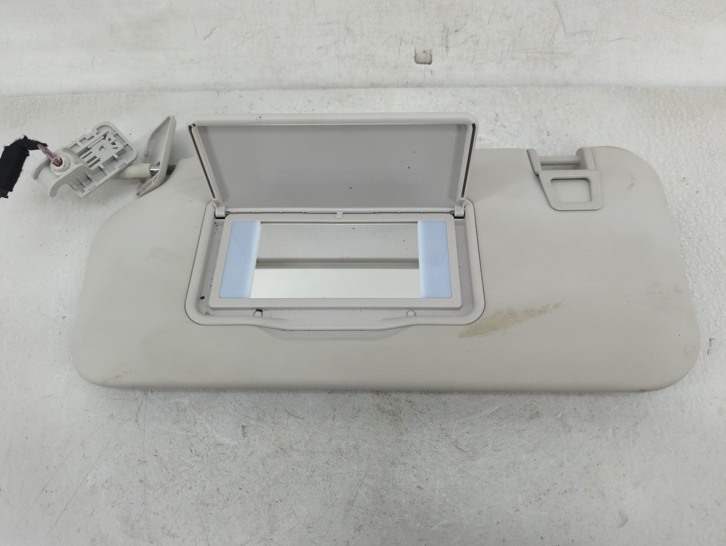 2021-2022 Ford Escape Sun Visor Shade Replacement Driver Left Mirror Fits Fits 2021 2022 OEM Used Auto Parts - Oemusedautopa