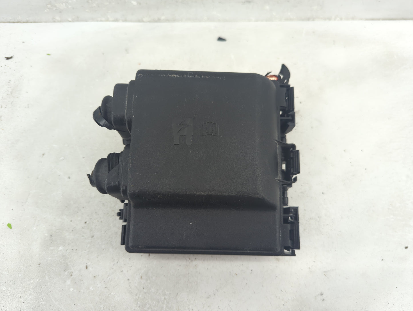 2023 Ford Escape Fusebox Fuse Box Panel Relay Module P/N:PZ1T-14D068-NAB Fits OEM Used Auto Parts - Oemusedautoparts1.com