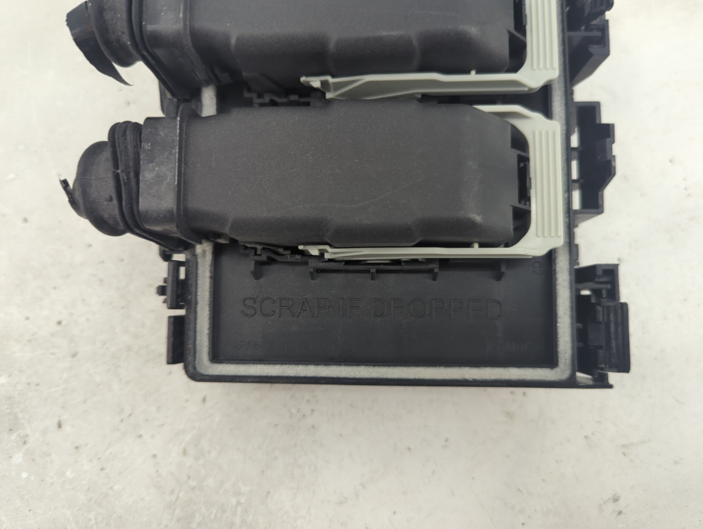2023 Ford Escape Fusebox Fuse Box Panel Relay Module P/N:PZ1T-14D068-NAB Fits OEM Used Auto Parts - Oemusedautoparts1.com