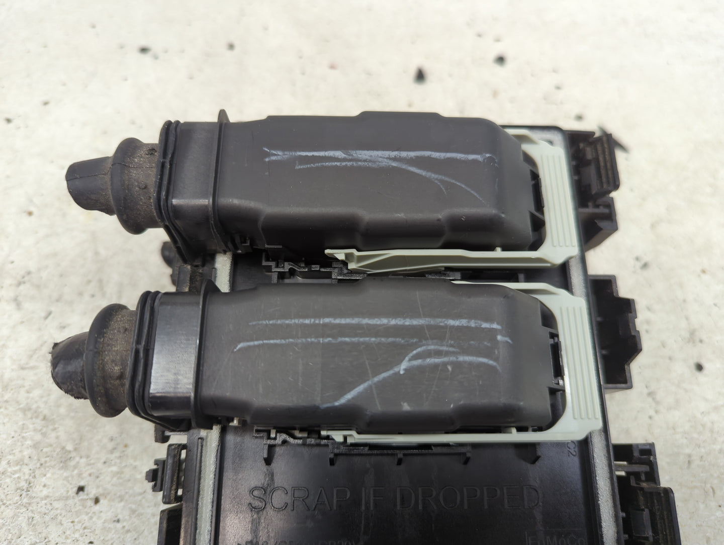 2023 Ford Escape Fusebox Fuse Box Panel Relay Module Fits OEM Used Auto Parts - Oemusedautoparts1.com