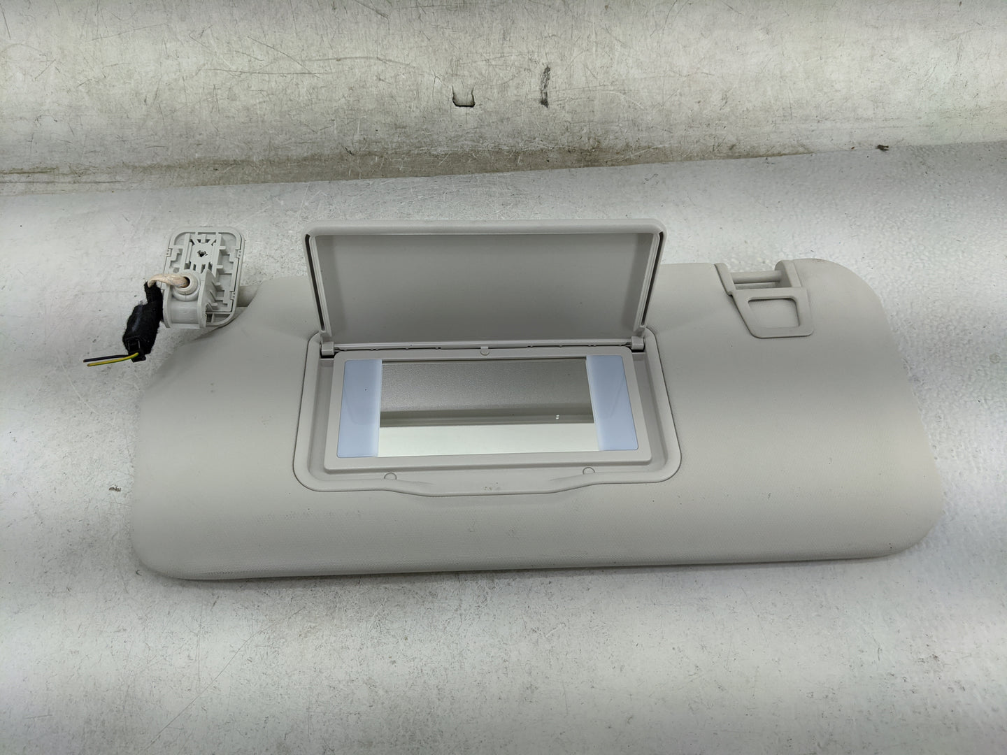 2021-2022 Ford Escape Sun Visor Shade Replacement Driver Left Mirror Fits Fits 2021 2022 OEM Used Auto Parts - Oemusedautopa