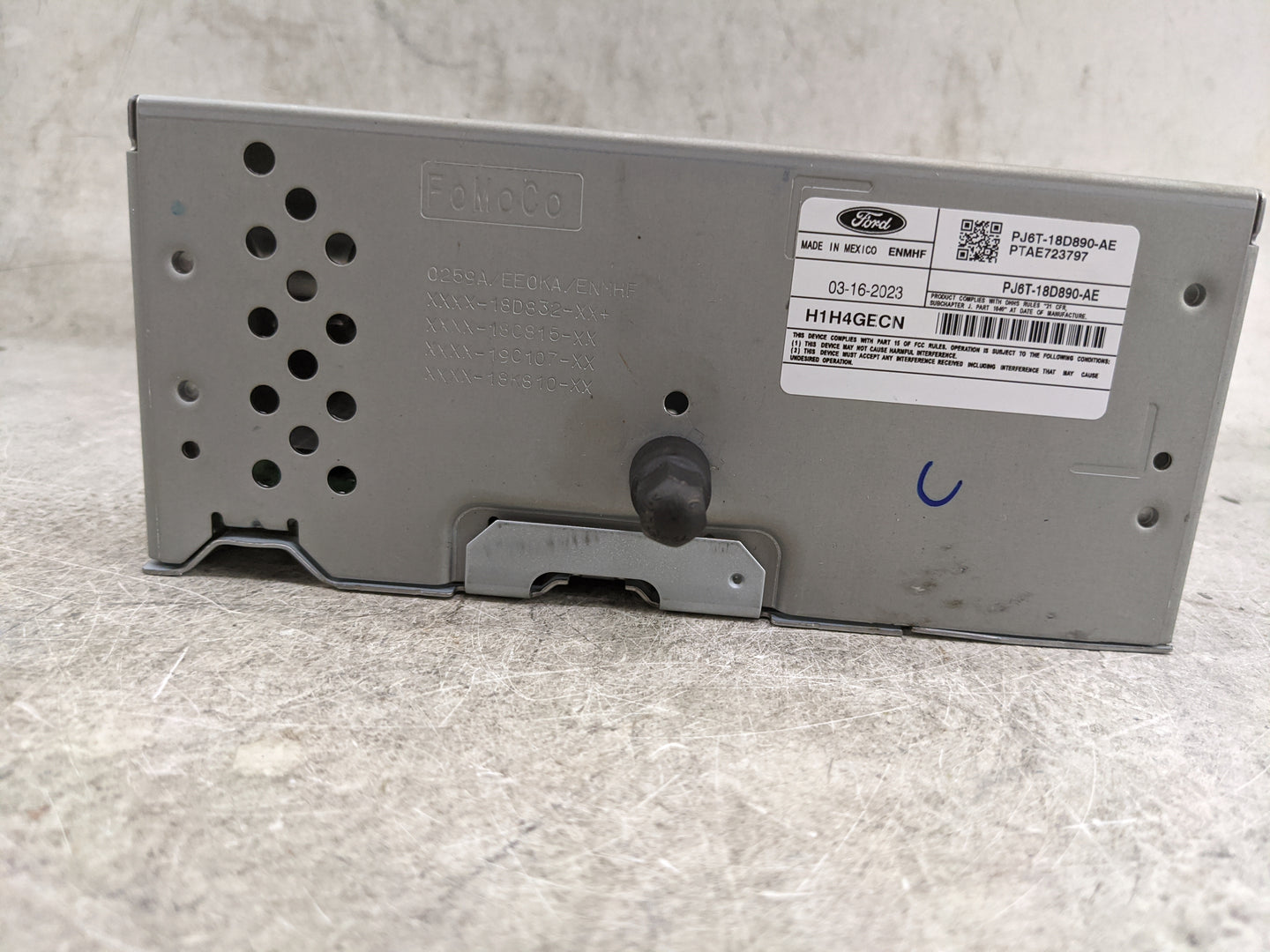2023 Ford Escape Radio AM FM Cd Player Receiver Replacement P/N:PJ6T-18D890-AE PTAE723797, H1H4GECN Fits OEM Used Auto Parts