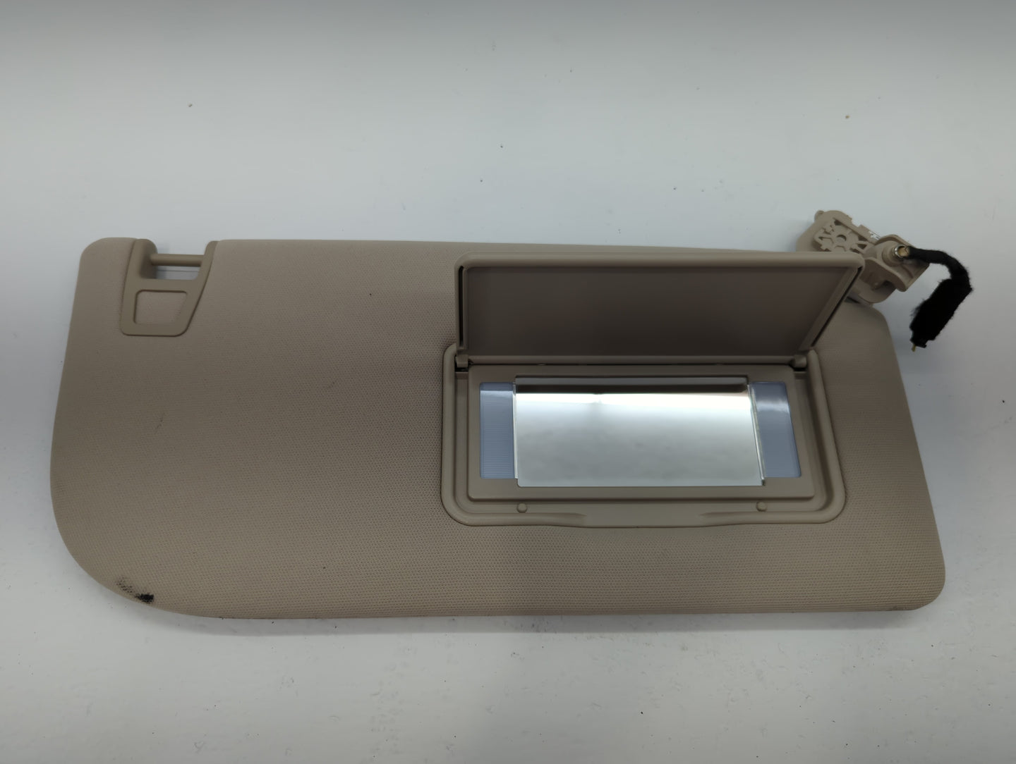 2023 Ford Expedition Sun Visor Shade Replacement Passenger Right Mirror Fits OEM Used Auto Parts - Oemusedautoparts1.com
