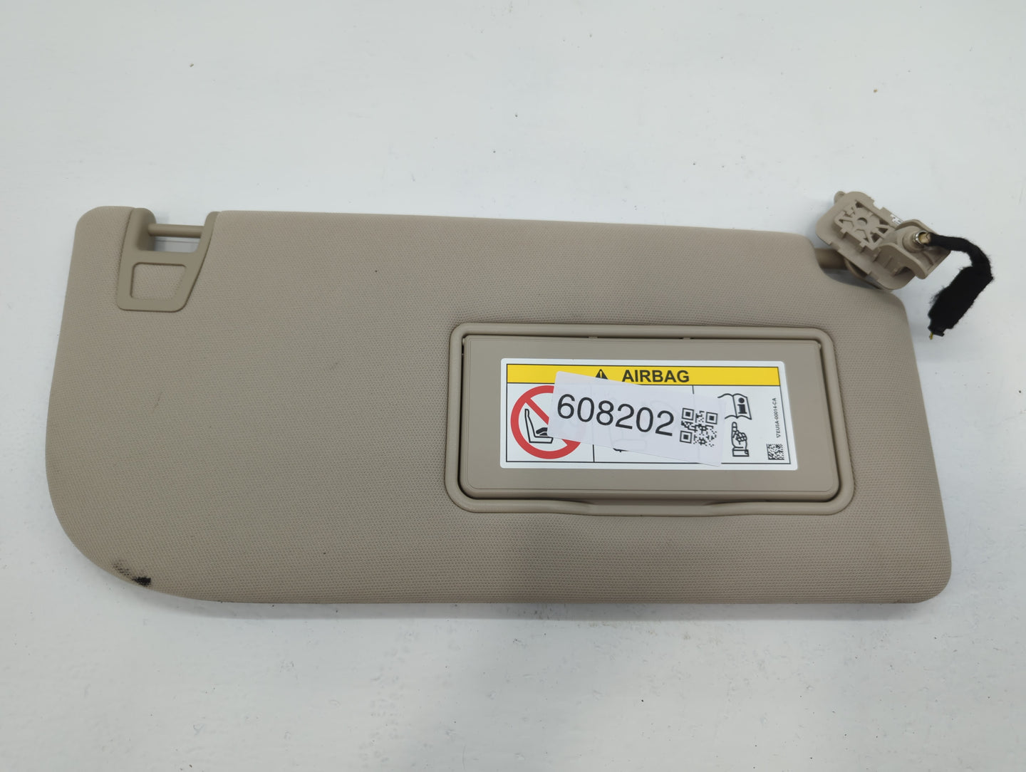 2023 Ford Expedition Sun Visor Shade Replacement Passenger Right Mirror Fits OEM Used Auto Parts - Oemusedautoparts1.com