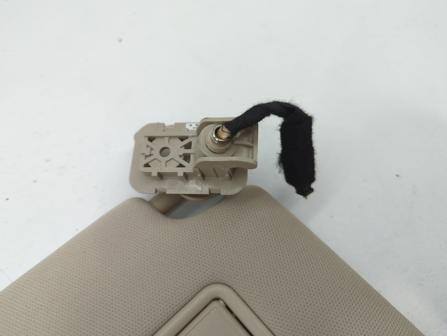 2023 Ford Expedition Sun Visor Shade Replacement Passenger Right Mirror Fits OEM Used Auto Parts - Oemusedautoparts1.com