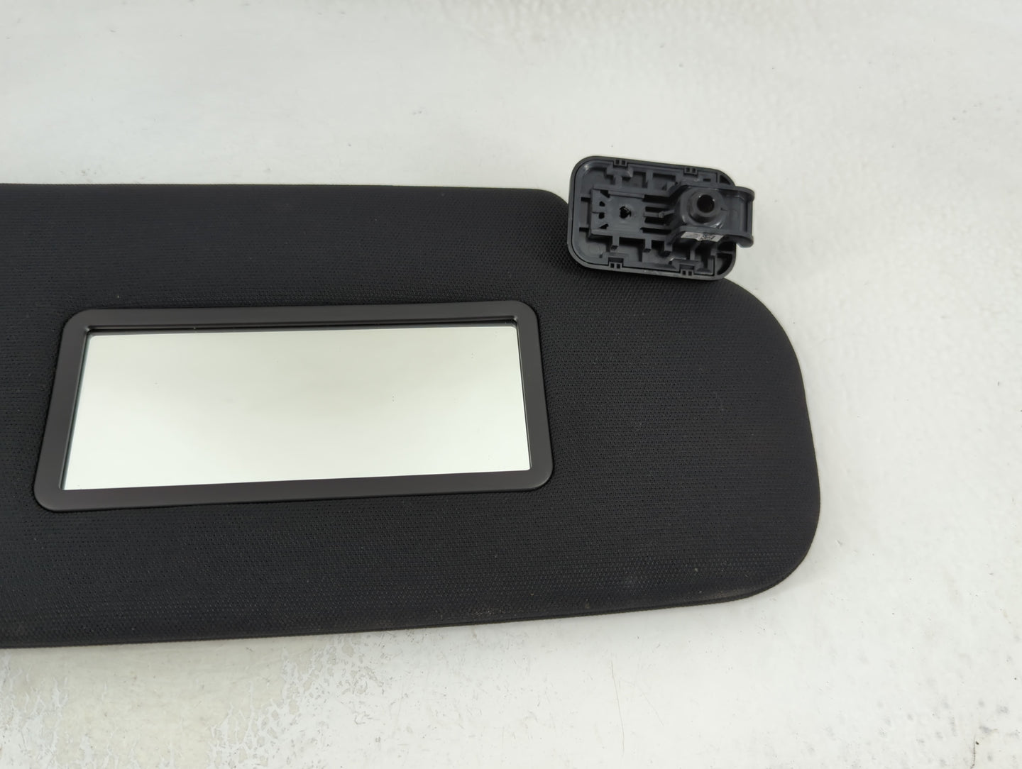 2023 Ford Explorer Sun Visor Shade Replacement Passenger Right Mirror Fits OEM Used Auto Parts - Oemusedautoparts1.com