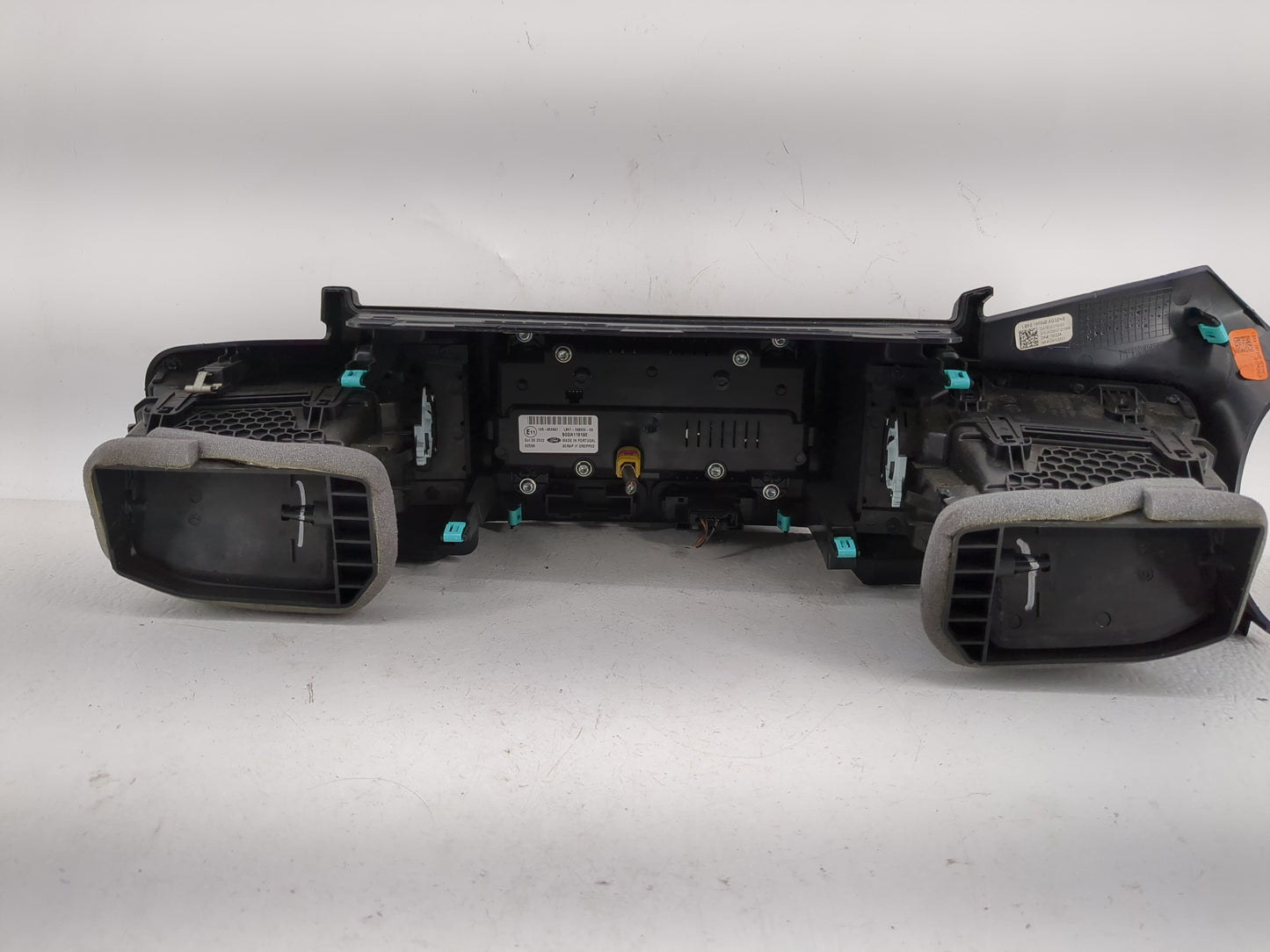 2023 Ford Explorer Radio AM FM Cd Player Receiver Replacement P/N:LB5T-18B955-EA Fits OEM Used Auto Parts - Oemusedautoparts