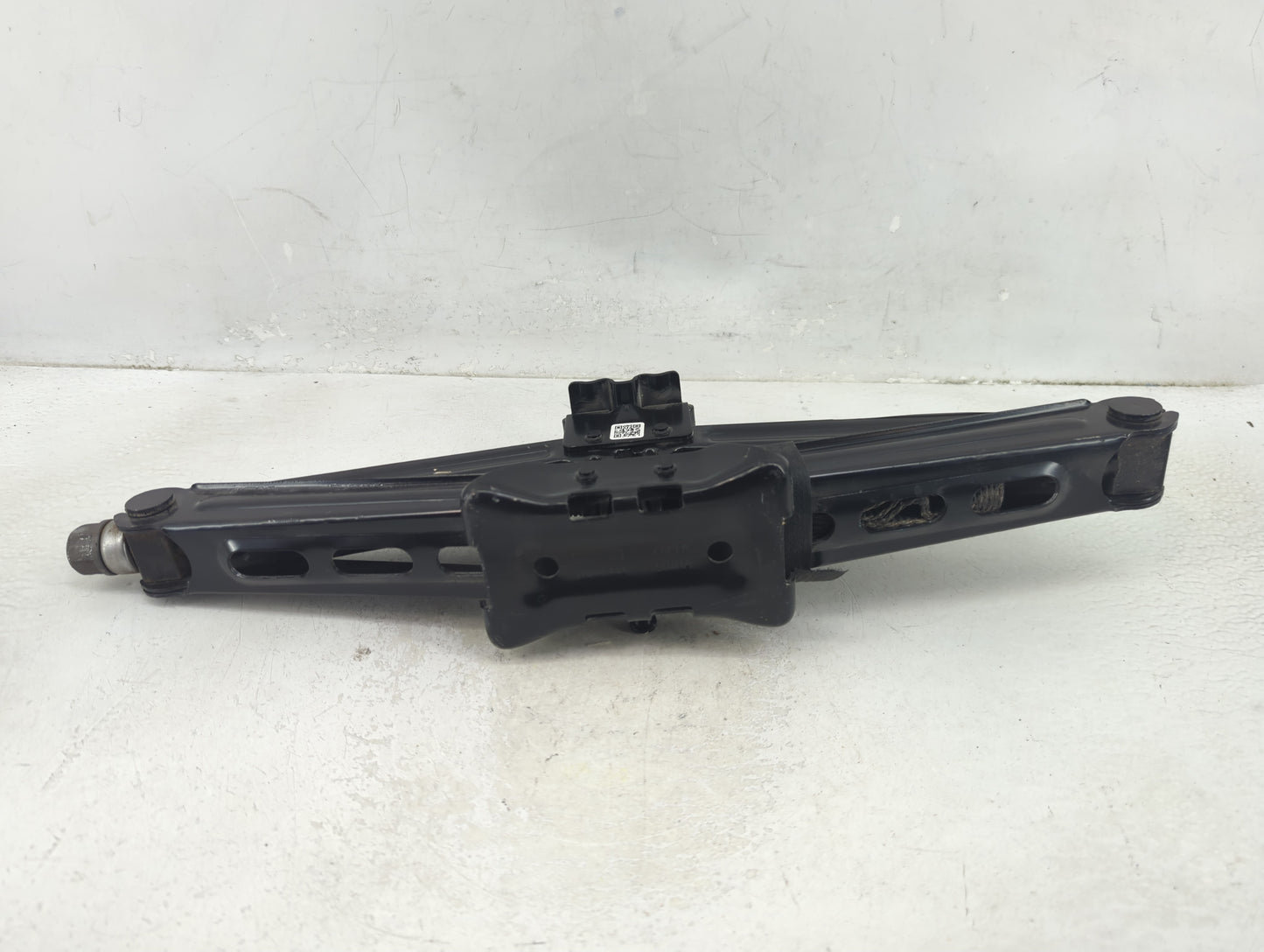 2023 Ford Explorer Spare Scissor Car Jack - Oemusedautoparts1.com