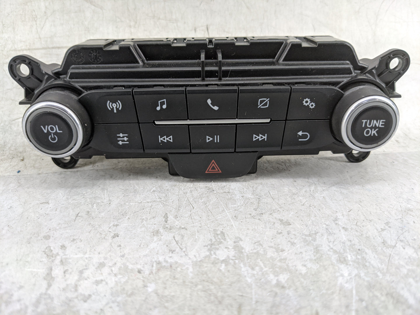 2023 Ford Explorer Radio AM FM Cd Player Receiver Replacement Fits OEM Used Auto Parts - Oemusedautoparts1.com